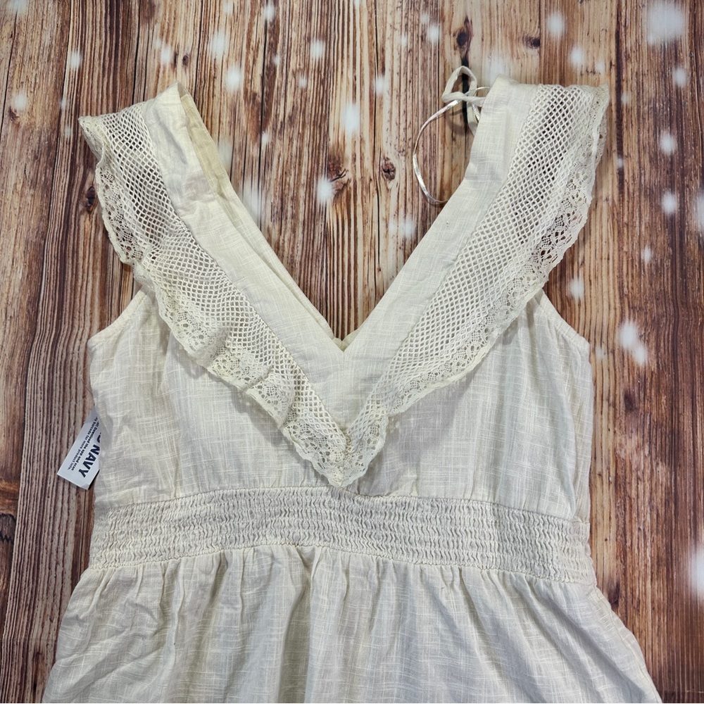 Old Navy Cream Lace-Trim Peplum Tank Top - Picture 2 of 9